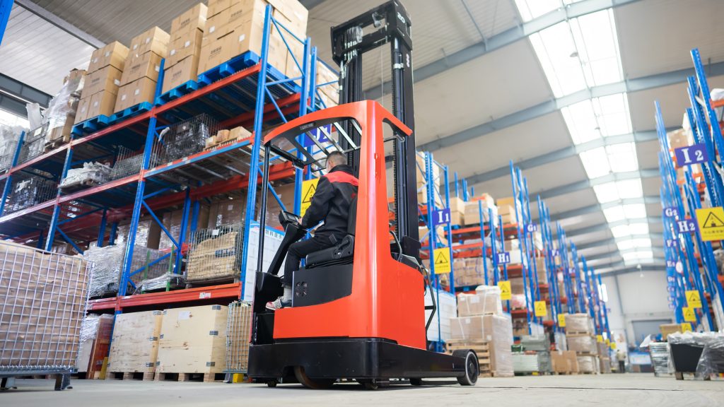 SIEHE Forklifts Show Excellent Performance at the Logistics Base